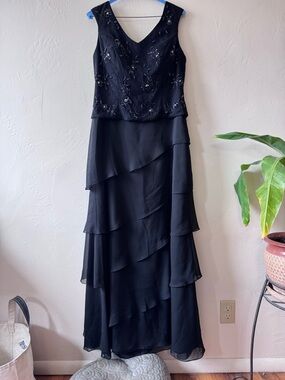 Elegant Black Tiered Evening Dress